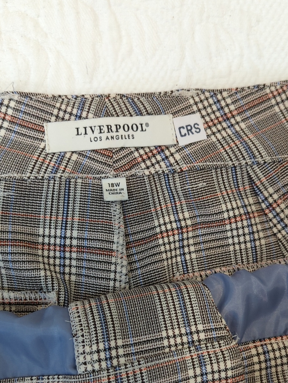 Liverpool Los Angeles Ankle Pants in Navy/ Cream Glenn Plaid Size 18W - Picture 4 of 10